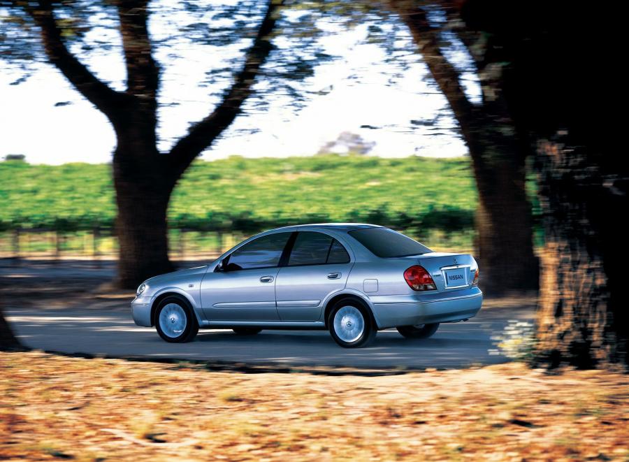 Nissan Sunny 2003 года  (фото 2 из 4)